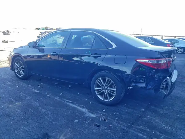 4T1BF1FK2GU232815 2016 TOYOTA CAMRY - Image 2