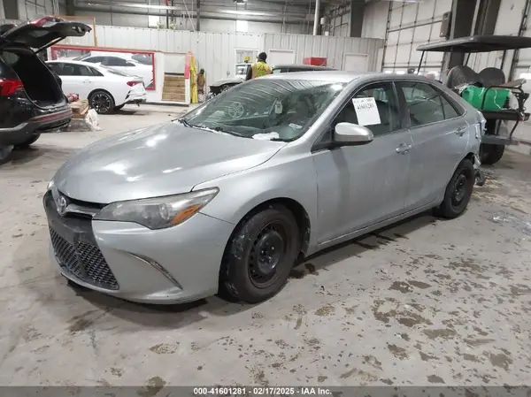 4T1BF1FK2GU232958 2016 TOYOTA CAMRY - Image 2