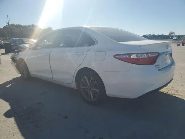 4T1BF1FK2GU233107 2016 TOYOTA CAMRY - Image 2