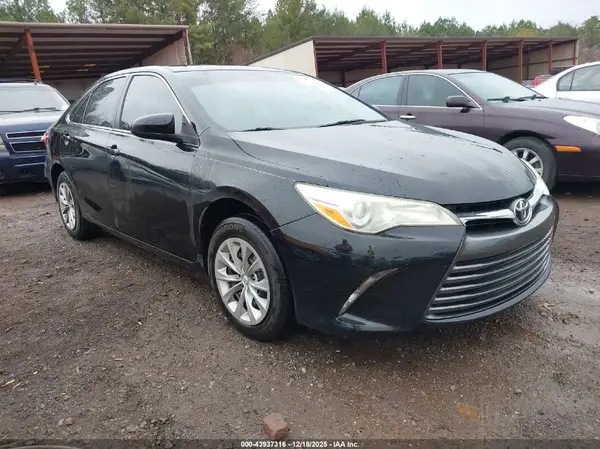4T1BF1FK2GU233351 2016 TOYOTA CAMRY - Image 1