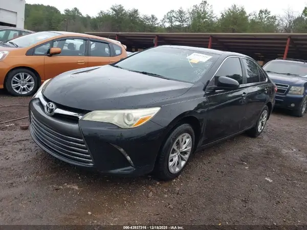 4T1BF1FK2GU233351 2016 TOYOTA CAMRY - Image 2