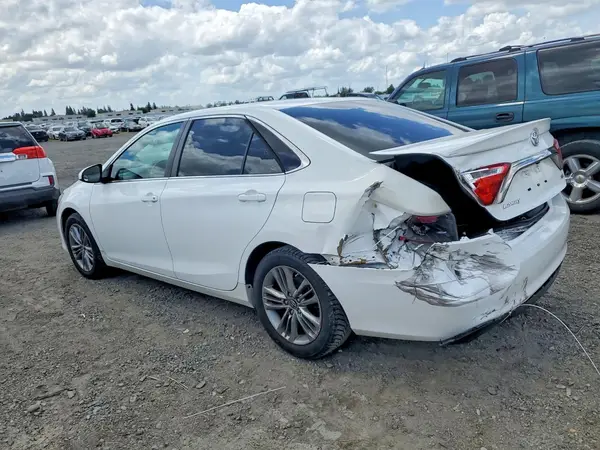 4T1BF1FK2GU234435 2016 TOYOTA CAMRY - Image 2