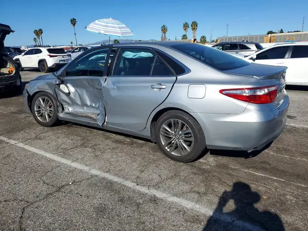 4T1BF1FK2GU234628 2016 TOYOTA CAMRY - Image 2