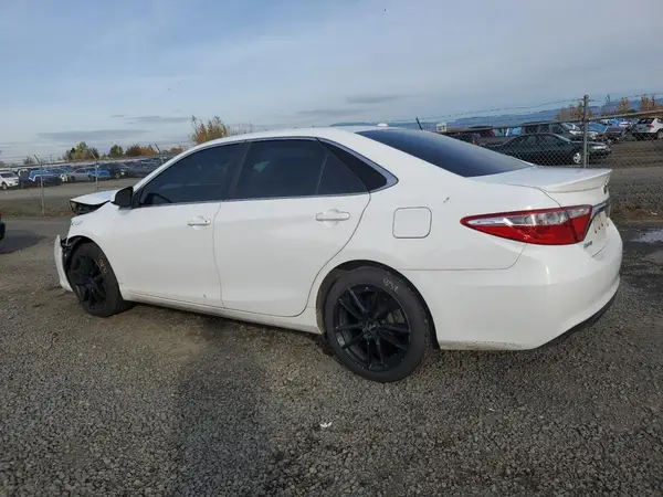 4T1BF1FK2GU235908 2016 TOYOTA CAMRY - Image 2
