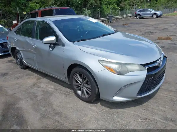 4T1BF1FK2GU236279 2016 TOYOTA CAMRY - Image 1