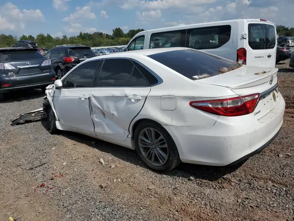 4T1BF1FK2GU236928 2016 TOYOTA CAMRY - Image 2