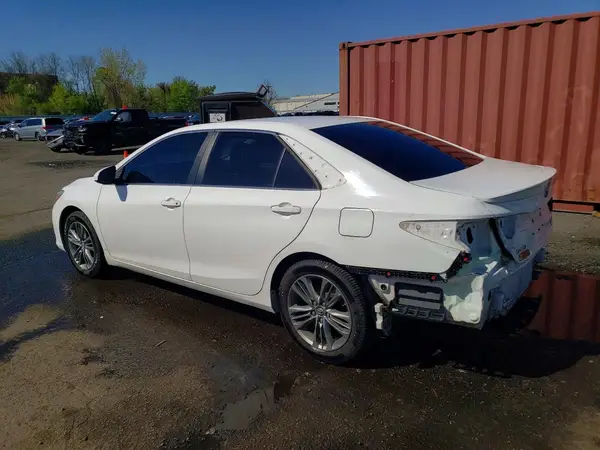 4T1BF1FK2GU238405 2016 TOYOTA CAMRY - Image 2