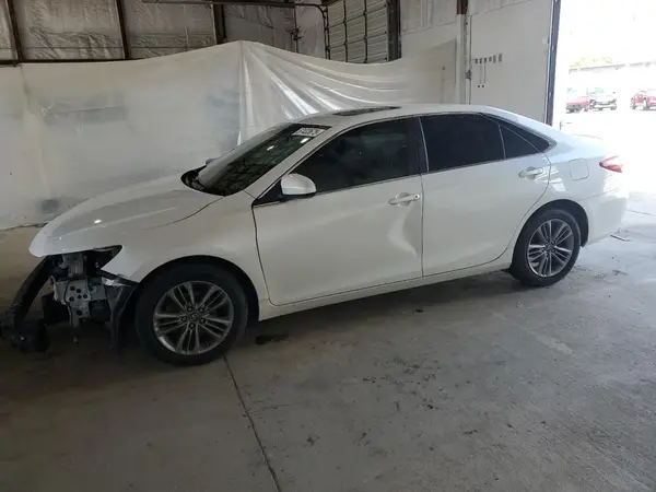 4T1BF1FK2GU238694 2016 TOYOTA CAMRY - Image 1