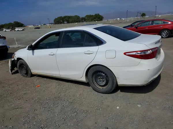 4T1BF1FK2GU239795 2016 TOYOTA CAMRY - Image 2