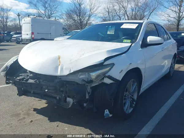 4T1BF1FK2GU241028 2016 TOYOTA CAMRY - Image 2