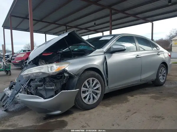 4T1BF1FK2GU242986 2016 TOYOTA CAMRY - Image 2