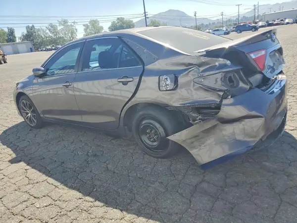 4T1BF1FK2GU244138 2016 TOYOTA CAMRY - Image 2
