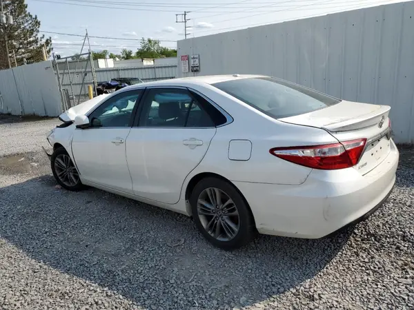 4T1BF1FK2GU246746 2016 TOYOTA CAMRY - Image 2