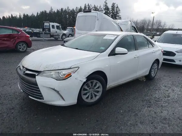 4T1BF1FK2GU248464 2016 TOYOTA CAMRY - Image 2