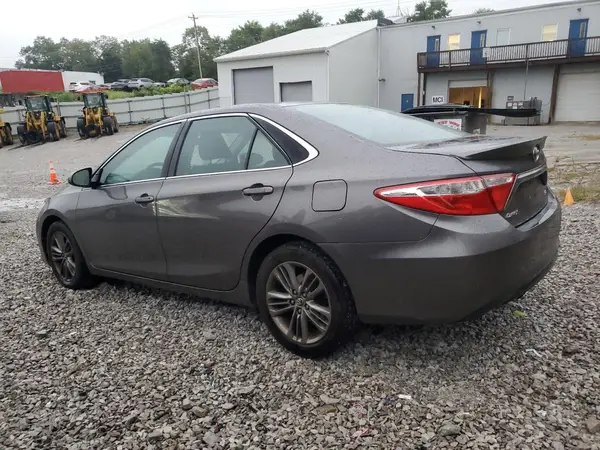 4T1BF1FK2GU249789 2016 TOYOTA CAMRY - Image 2