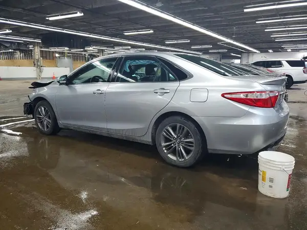 4T1BF1FK2GU251042 2016 TOYOTA CAMRY - Image 2