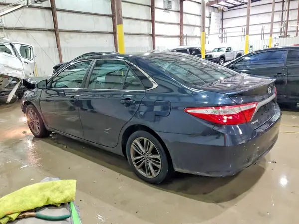 4T1BF1FK2GU253762 2016 TOYOTA CAMRY - Image 2