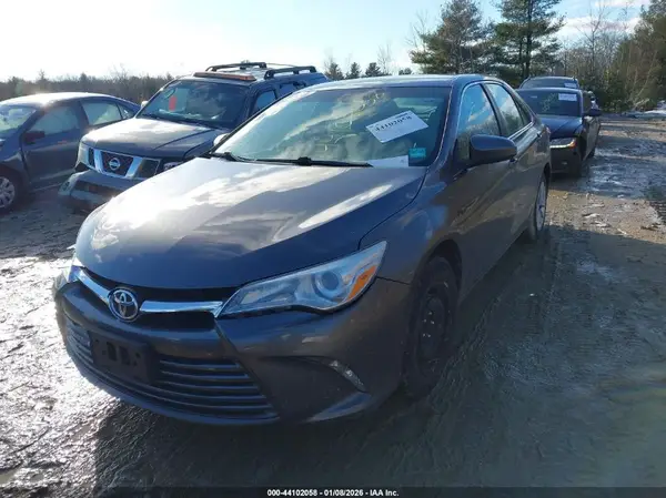 4T1BF1FK2GU254653 2016 TOYOTA CAMRY - Image 2