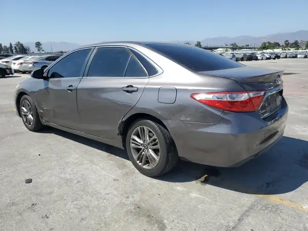 4T1BF1FK2GU254684 2016 TOYOTA CAMRY - Image 2