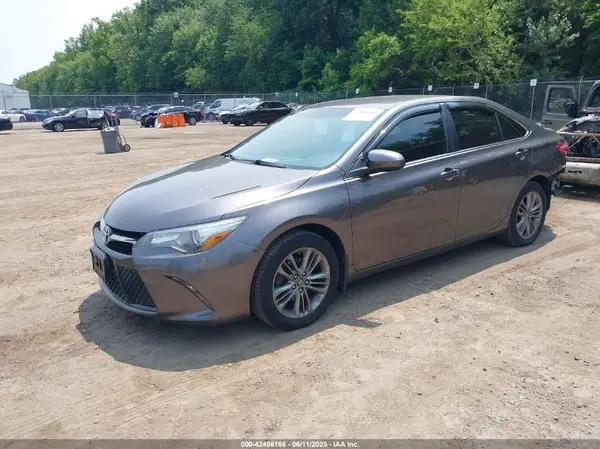 4T1BF1FK2GU255012 2016 TOYOTA CAMRY - Image 2