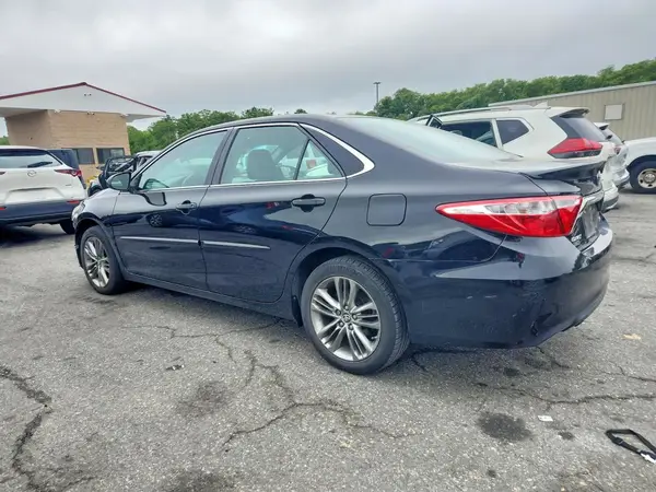 4T1BF1FK2GU257049 2016 TOYOTA CAMRY - Image 2