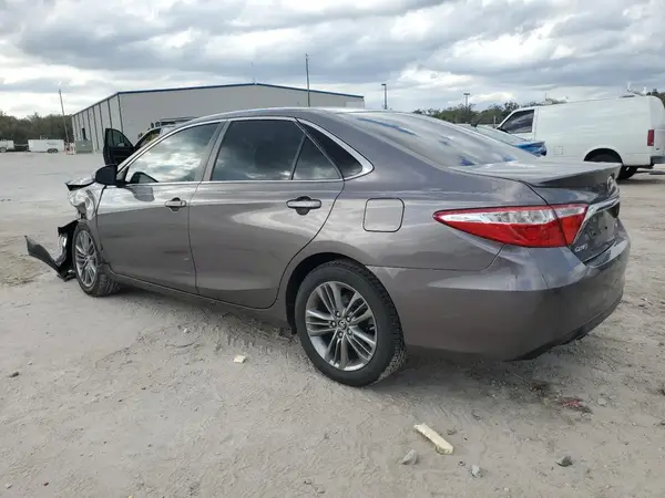 4T1BF1FK2GU257844 2016 TOYOTA CAMRY - Image 2