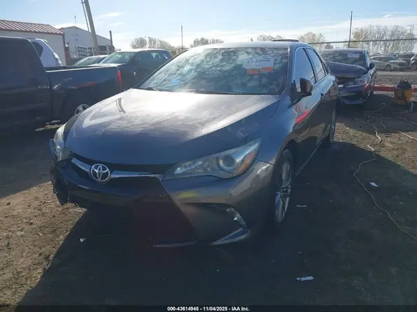 4T1BF1FK2GU262641 2016 TOYOTA CAMRY - Image 2