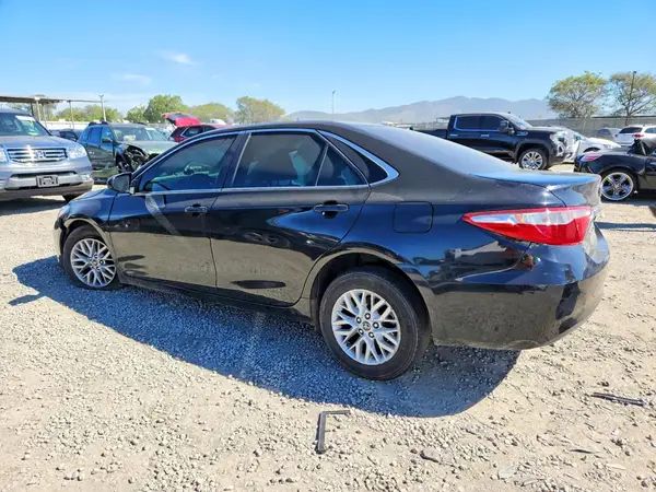 4T1BF1FK2GU262865 2016 TOYOTA CAMRY - Image 2