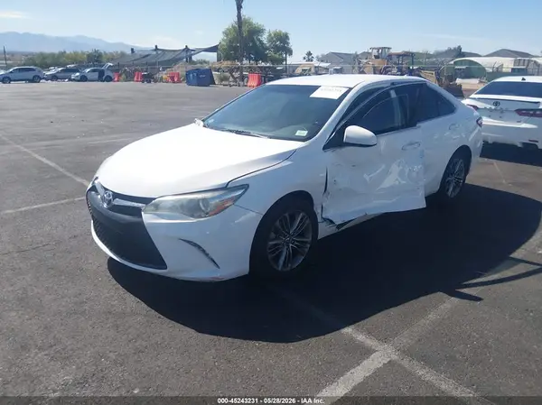 4T1BF1FK2GU263112 2016 TOYOTA CAMRY - Image 2