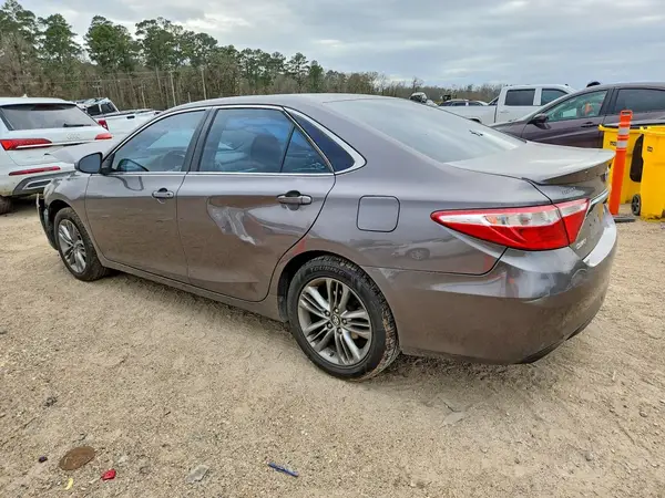 4T1BF1FK2GU264275 2016 TOYOTA CAMRY - Image 2