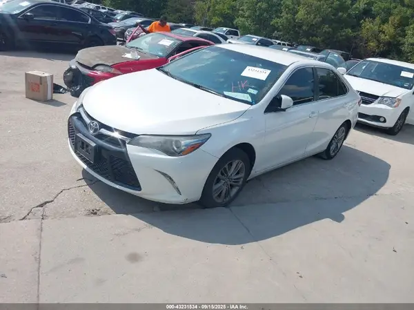 4T1BF1FK2GU264292 2016 TOYOTA CAMRY - Image 2