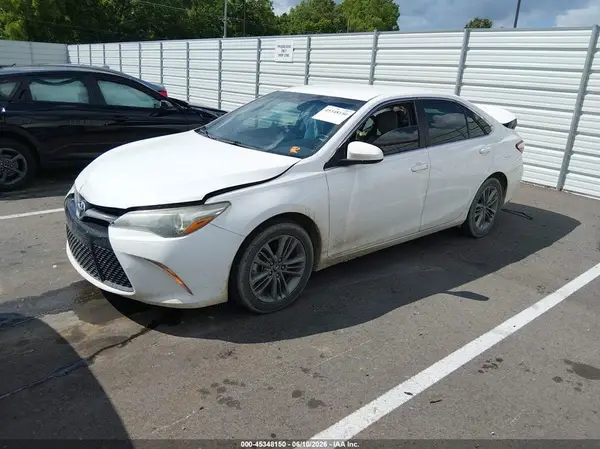 4T1BF1FK2GU264325 2016 TOYOTA CAMRY - Image 2