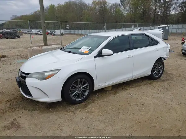 4T1BF1FK2GU265233 2016 TOYOTA CAMRY - Image 2