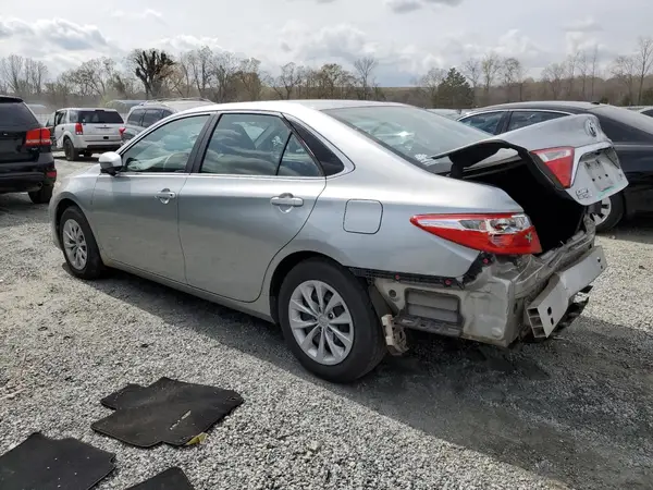 4T1BF1FK2GU265443 2016 TOYOTA CAMRY - Image 2