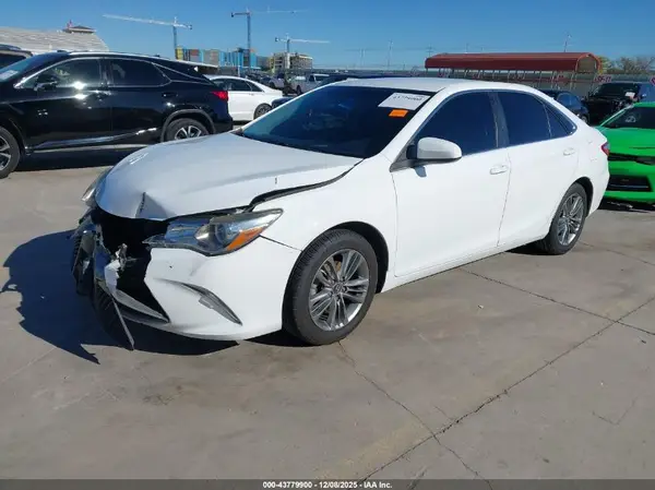4T1BF1FK2GU265555 2016 TOYOTA CAMRY - Image 2