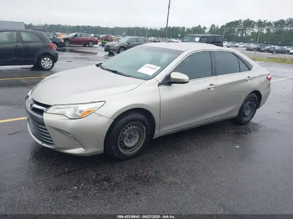 4T1BF1FK2GU503548 2016 TOYOTA CAMRY - Image 2