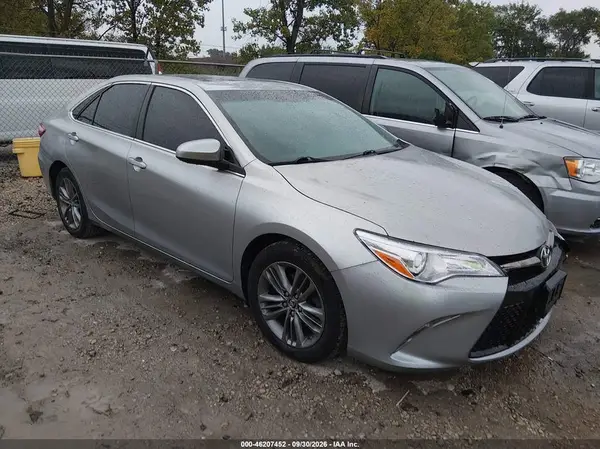 4T1BF1FK2GU506529 2016 TOYOTA CAMRY - Image 1