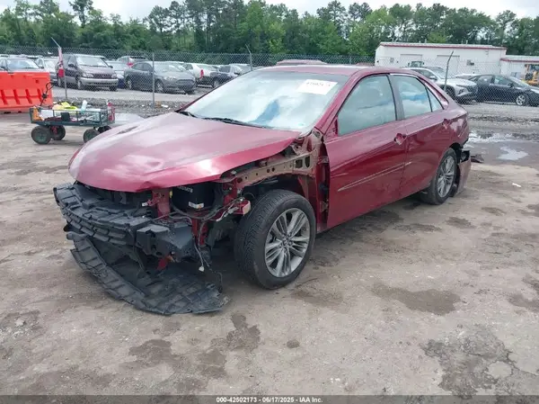 4T1BF1FK2GU507602 2016 TOYOTA CAMRY - Image 2