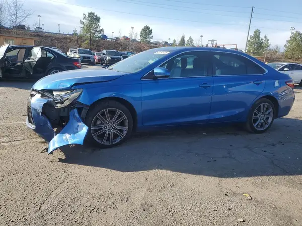 4T1BF1FK2GU510161 2016 TOYOTA CAMRY - Image 1