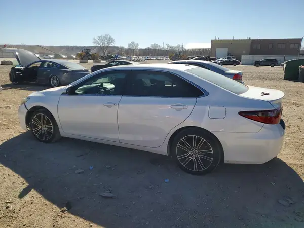 4T1BF1FK2GU512024 2016 TOYOTA CAMRY - Image 2