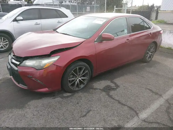 4T1BF1FK2GU513528 2016 TOYOTA CAMRY - Image 2