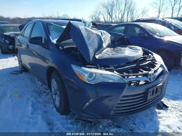 4T1BF1FK2GU515375 2016 TOYOTA CAMRY - Image 1