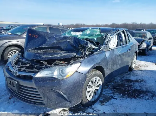 4T1BF1FK2GU515375 2016 TOYOTA CAMRY - Image 2