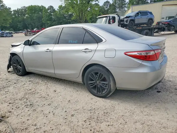 4T1BF1FK2GU515747 2016 TOYOTA CAMRY - Image 2