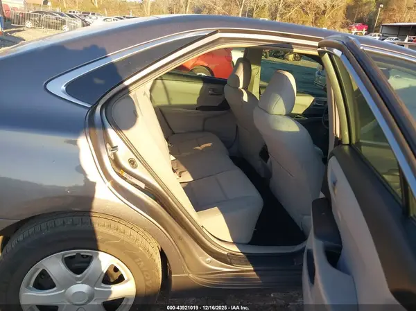 4T1BF1FK2GU517207 2016 TOYOTA CAMRY - Image 8