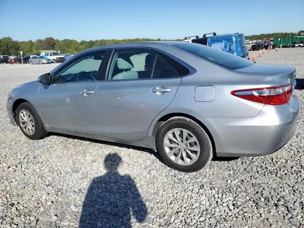 4T1BF1FK2GU517451 2016 TOYOTA CAMRY - Image 2