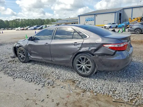 4T1BF1FK2GU518597 2016 TOYOTA CAMRY - Image 2