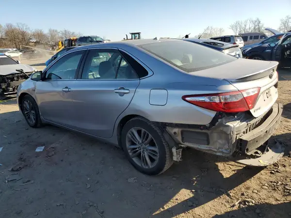 4T1BF1FK2GU519300 2016 TOYOTA CAMRY - Image 2