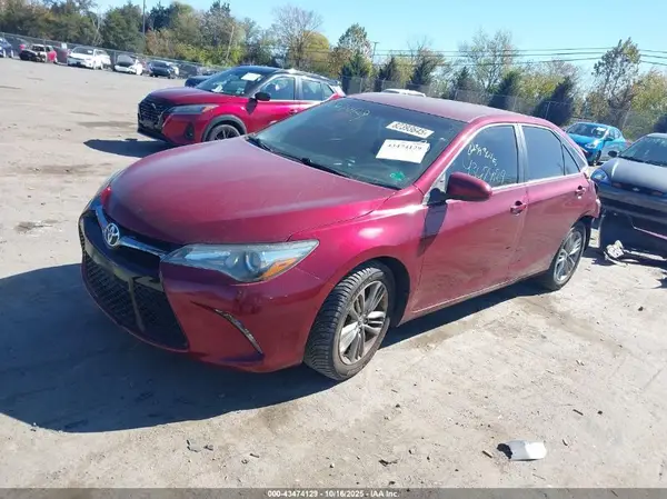 4T1BF1FK2GU520026 2016 TOYOTA CAMRY - Image 2