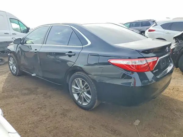 4T1BF1FK2GU520544 2016 TOYOTA CAMRY - Image 2